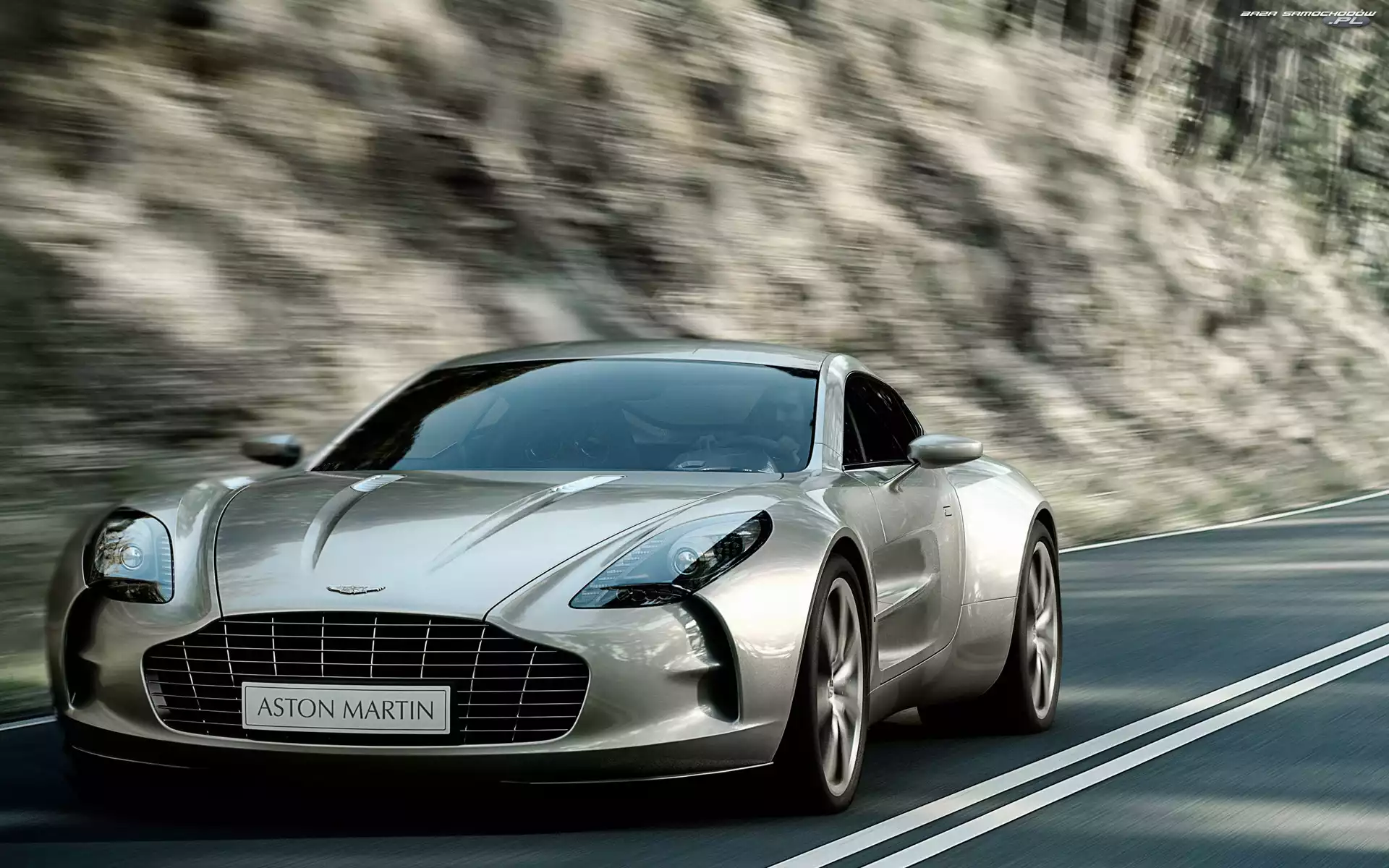 Ulica, Srebrny, Aston Martin One-77