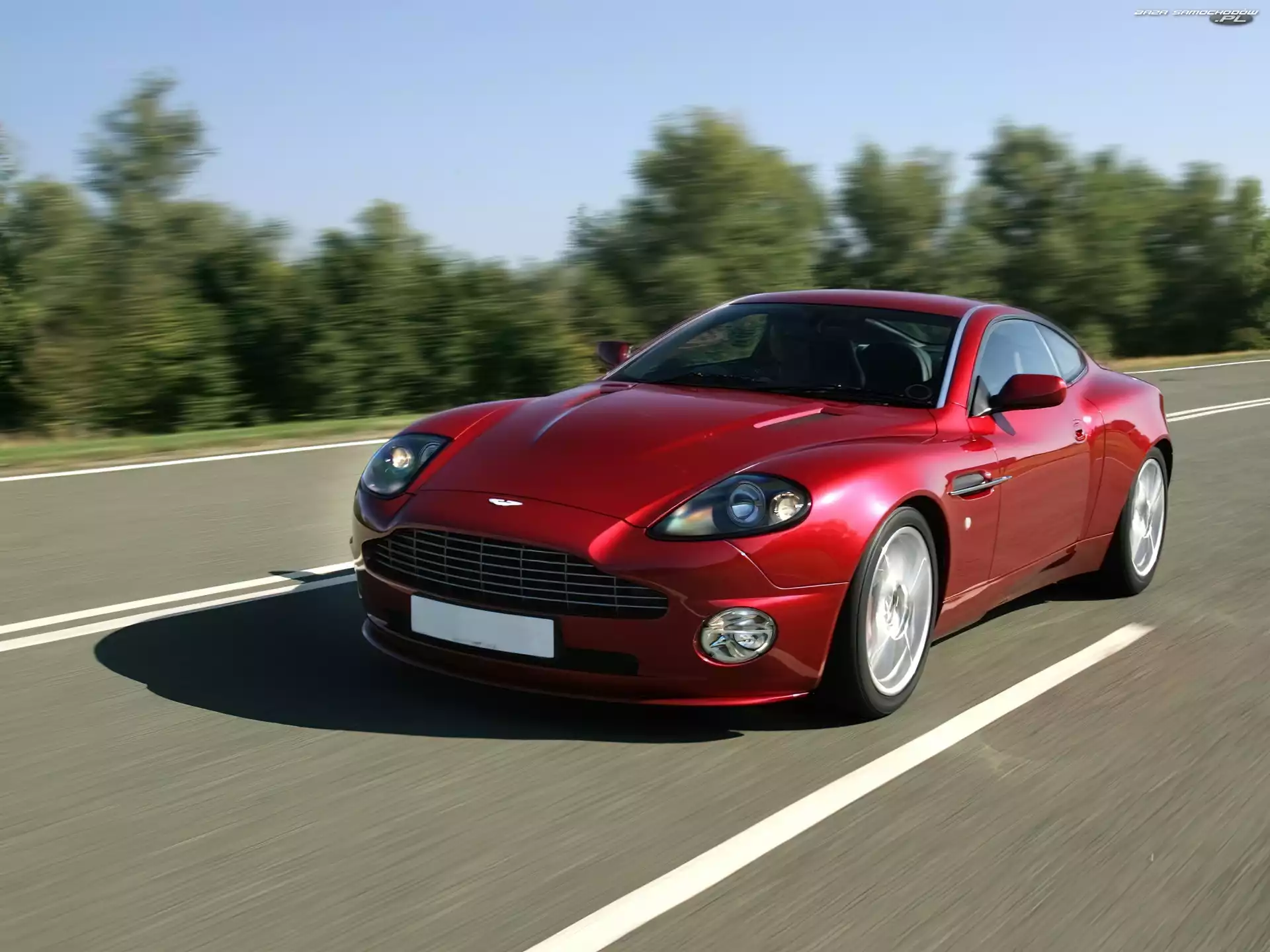 Ulica, Bordowy, V12 Vanquish