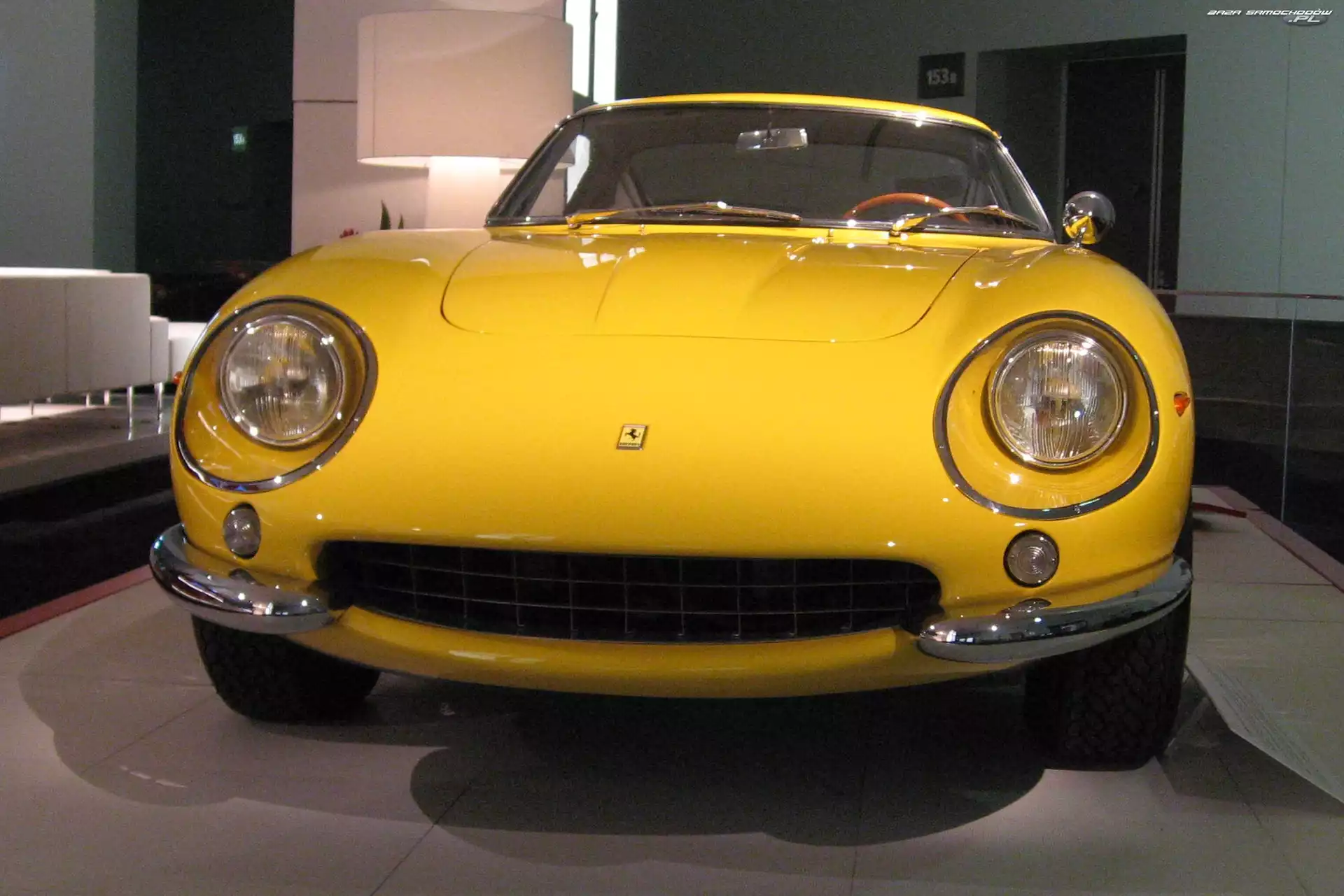Uśmiech, Ferrari 275, Atrapa