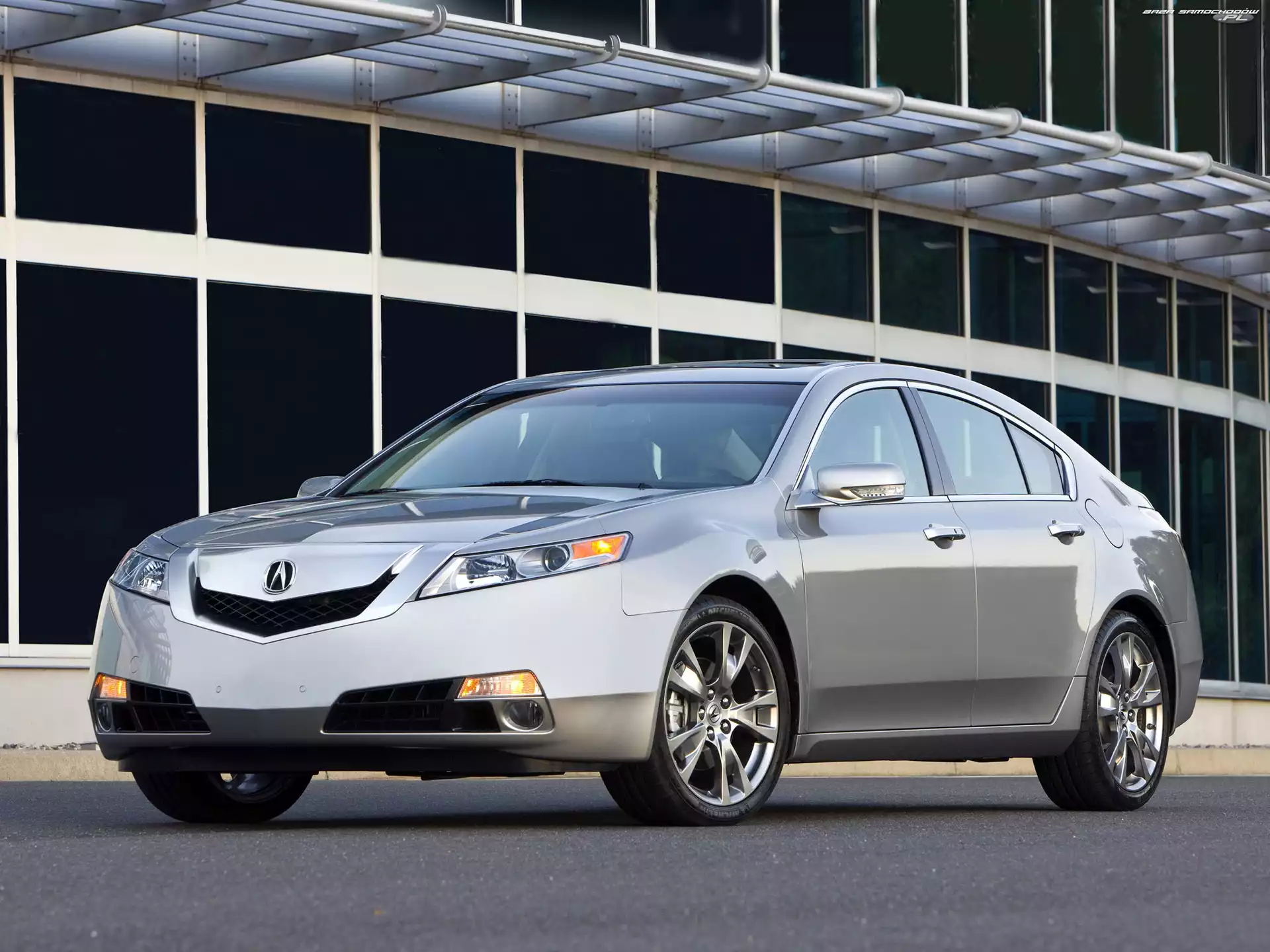 Uśmiech, Acura TL, Przód