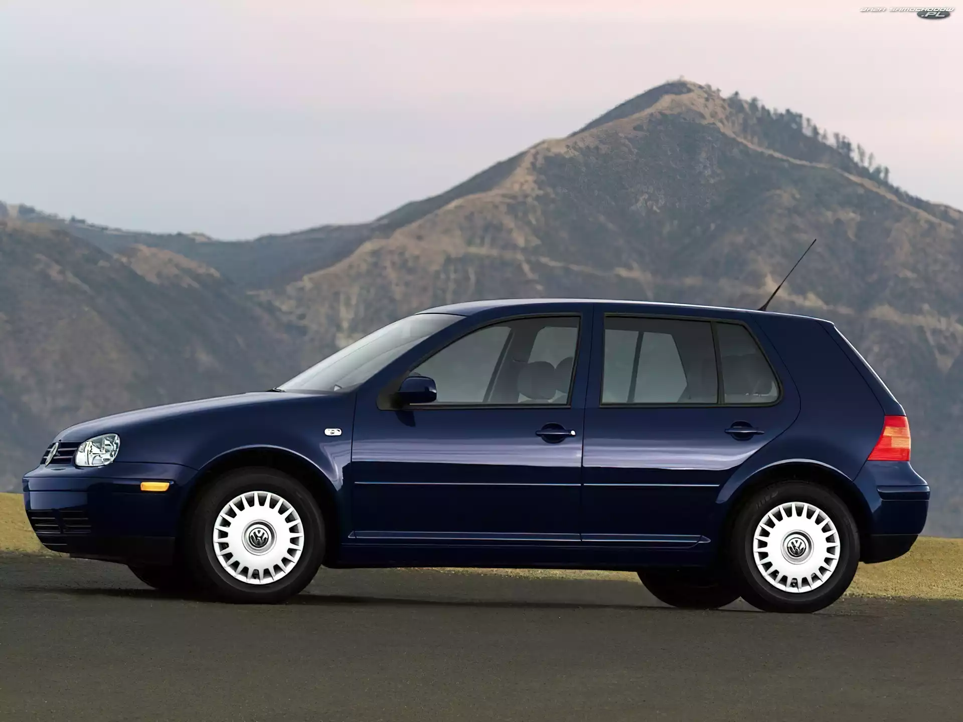 Volkswagen Golf 4, Granatowy