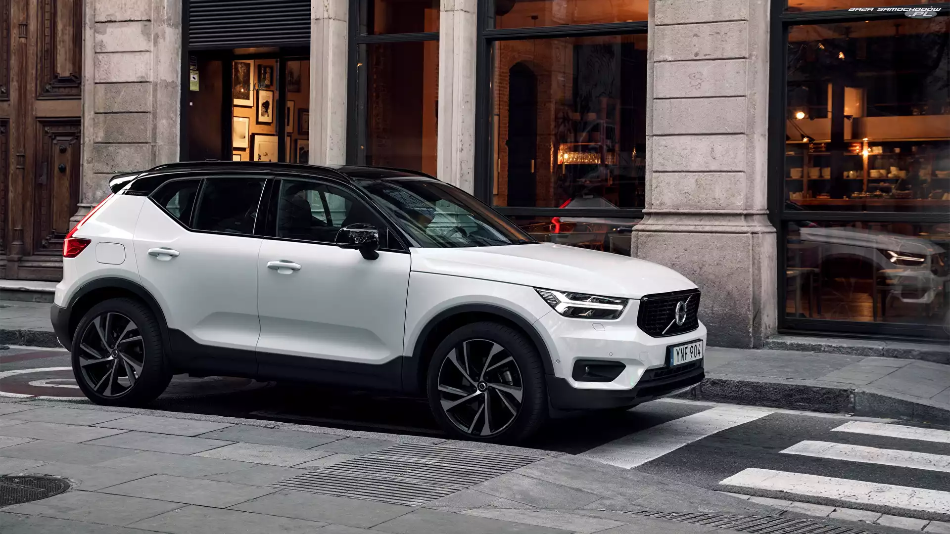 Białe, Volvo XC40