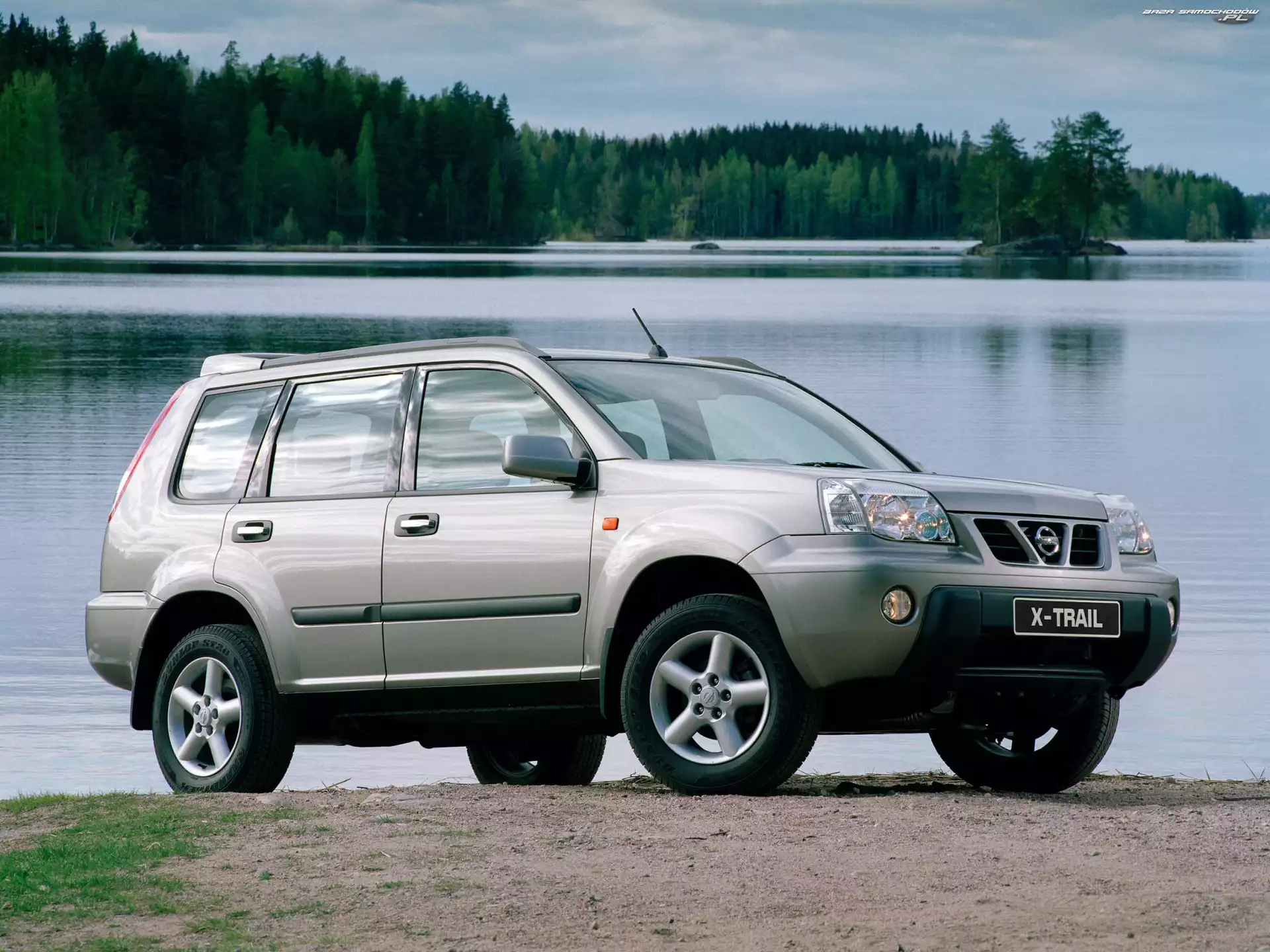 Wersja, Nissan X-Trail, Pierwsza