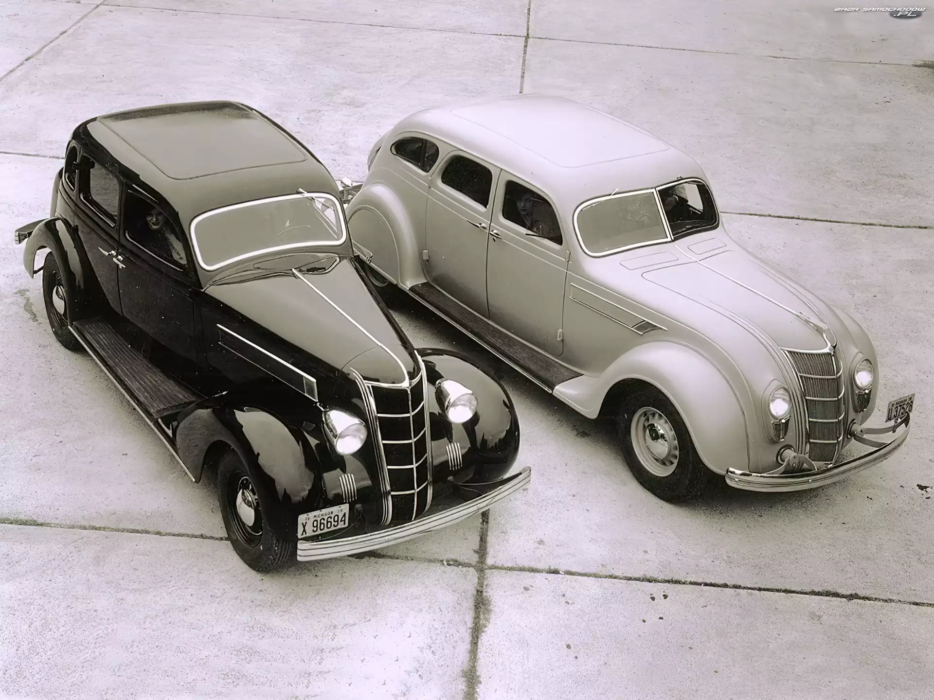 Wersje, Chrysler Airflow, Dwie