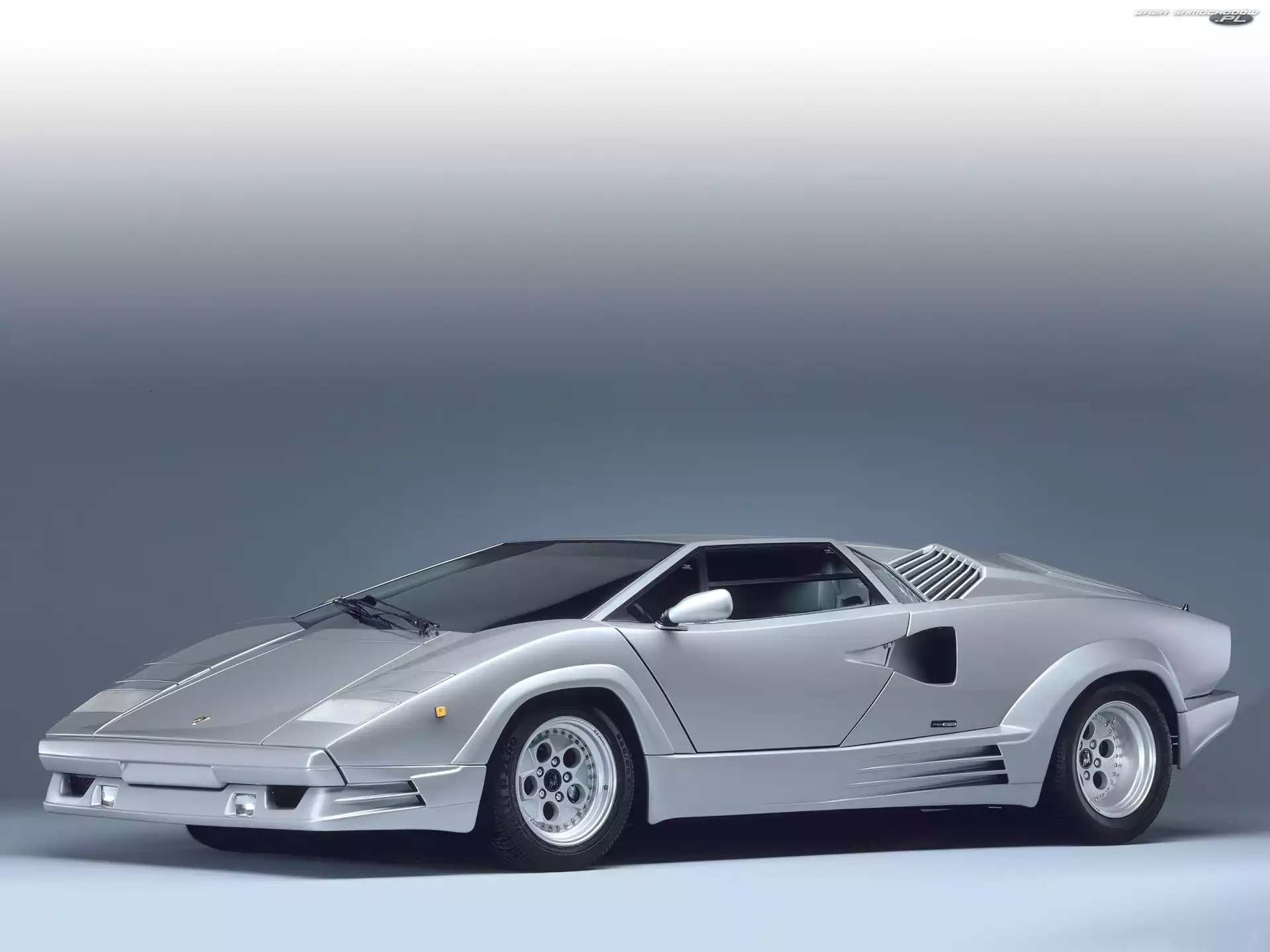 Wloty, Lamborghini Countach, Masywne