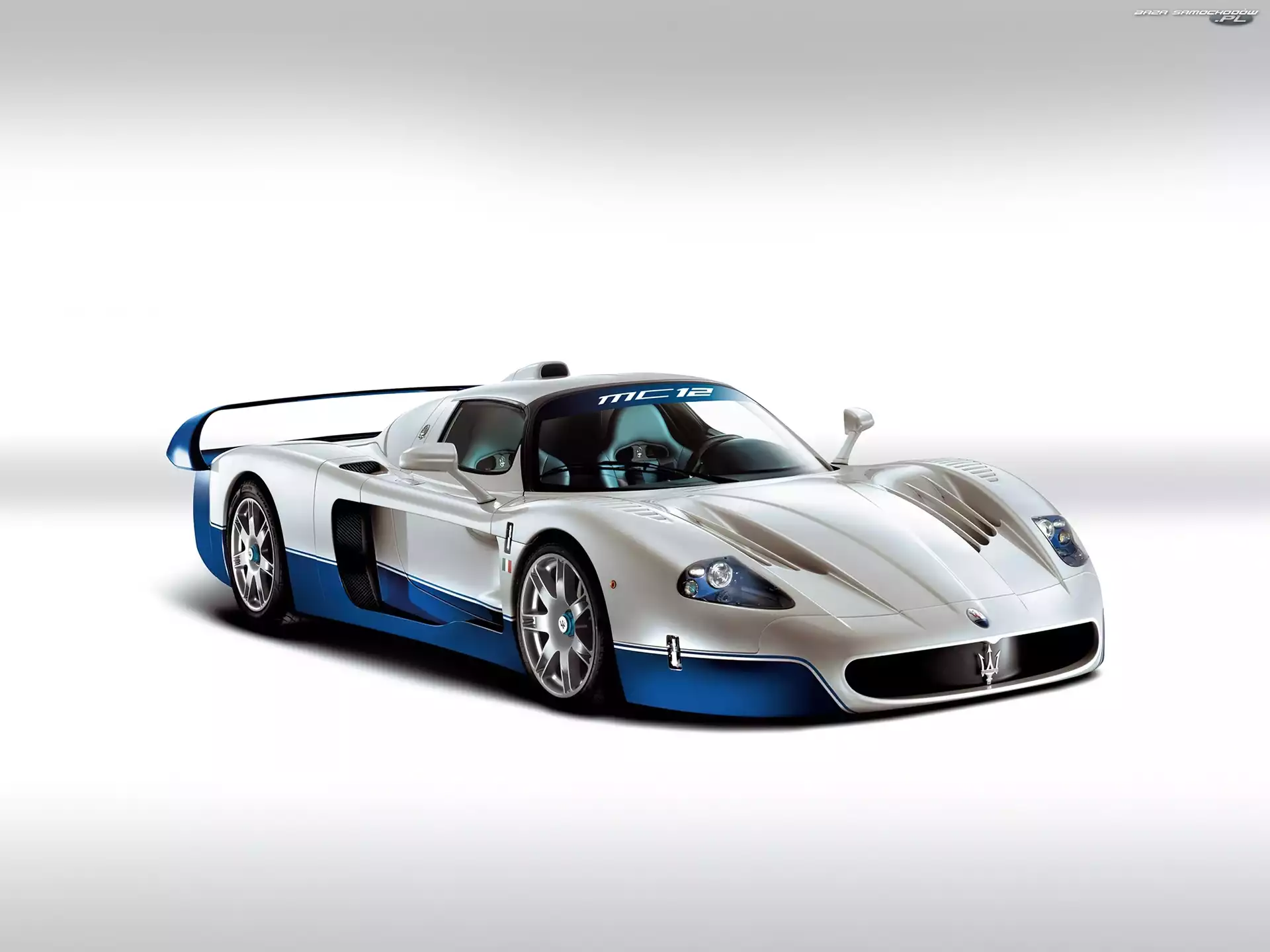 Wloty, Maserati MC12, Boczne