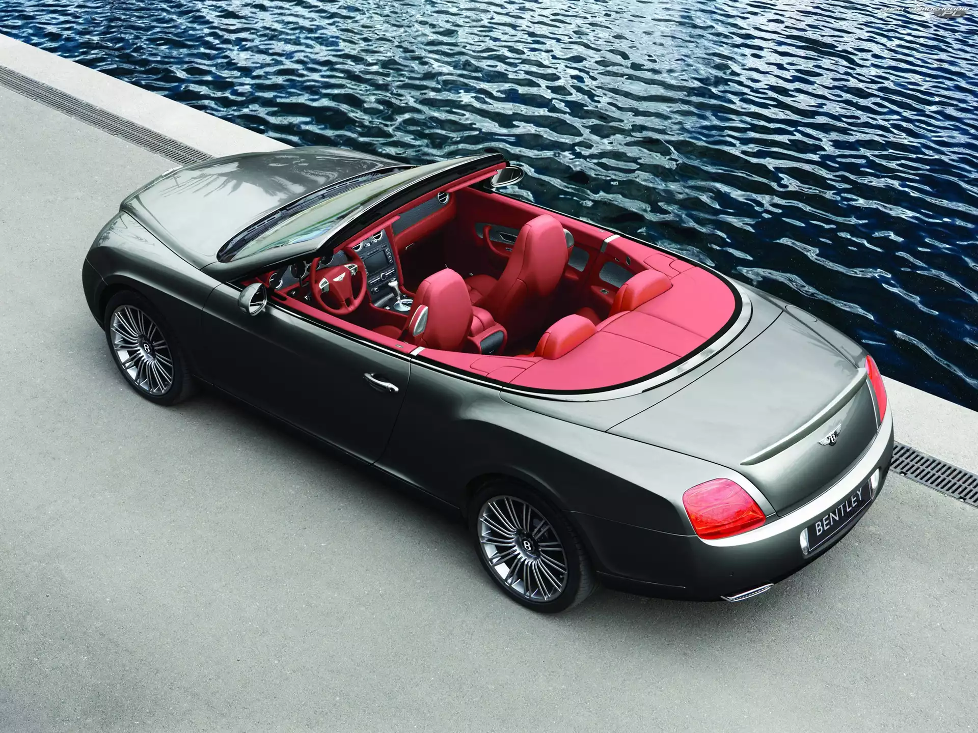 Wnętrze, Bentley Continental, Czerwone