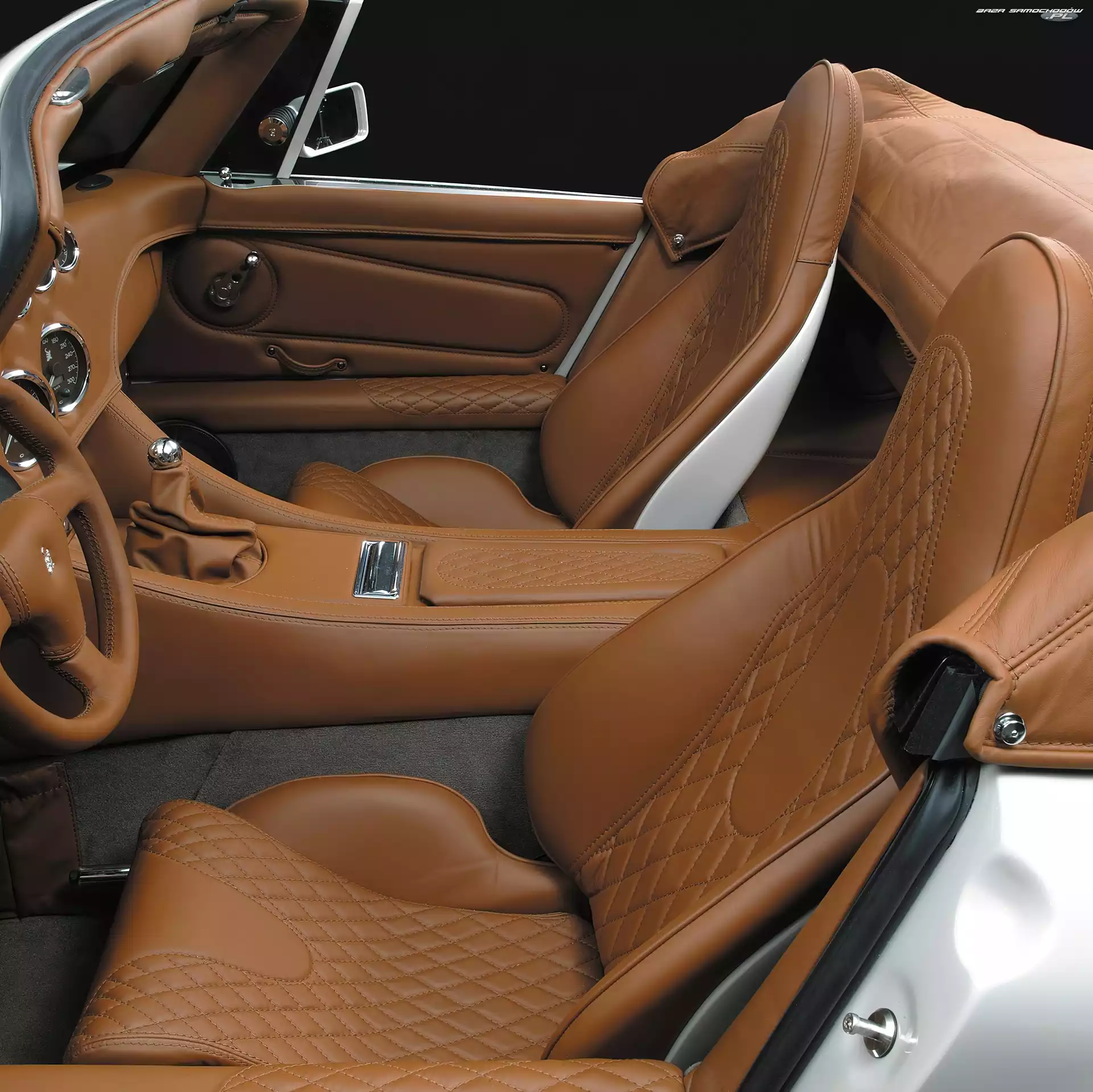 Wnętrze, Wiesmann MF3, Eleganckie