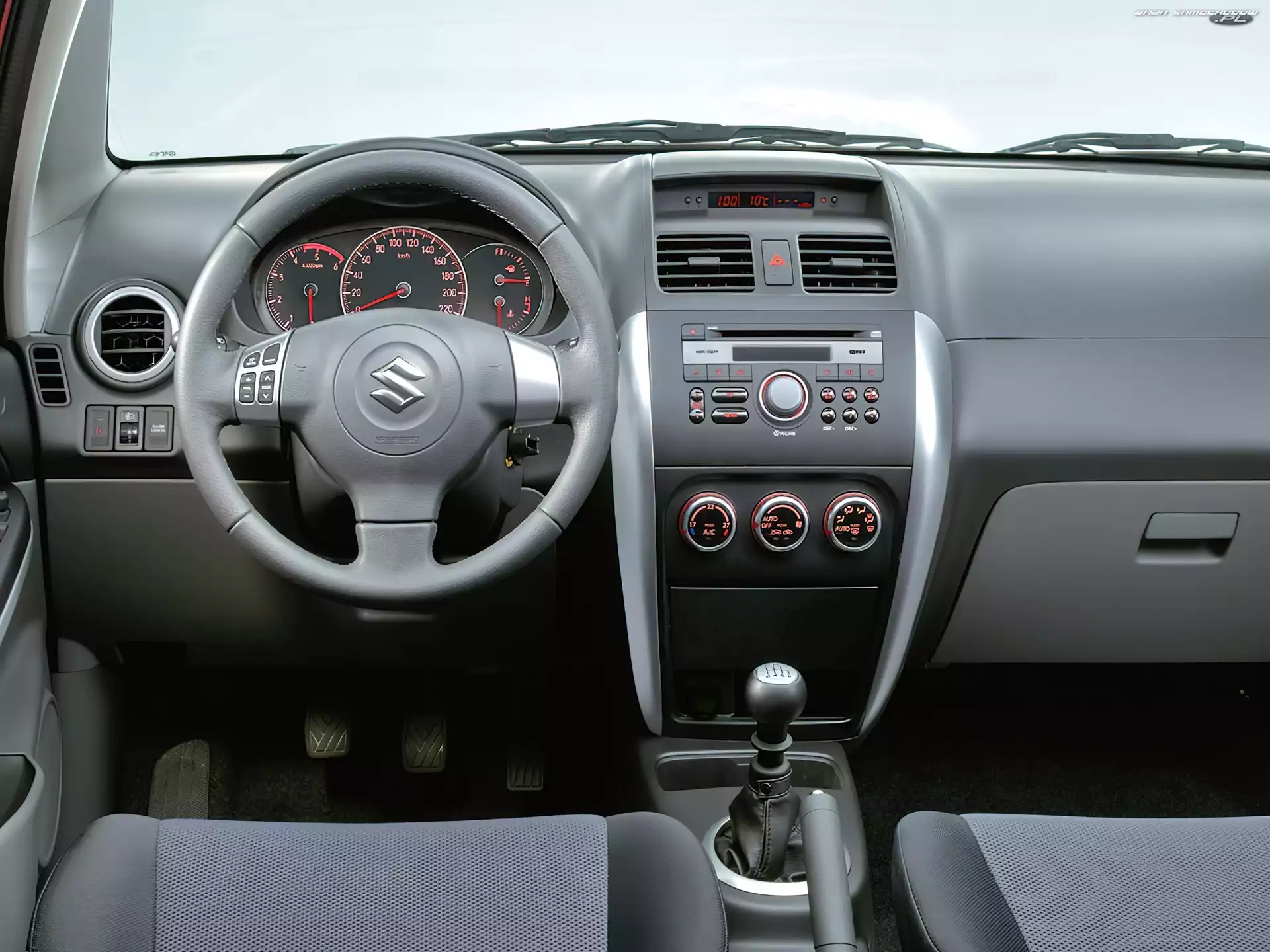 Wnętrze, Suzuki SX4, Jasne