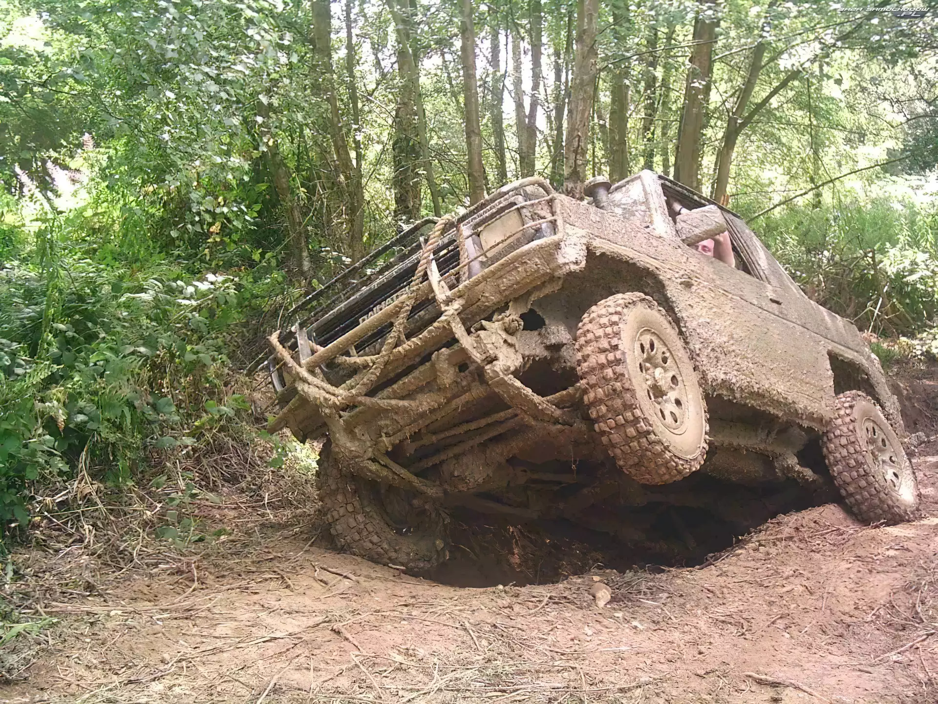 Wyciągarka, Daihatsu Feroza, Błoto
