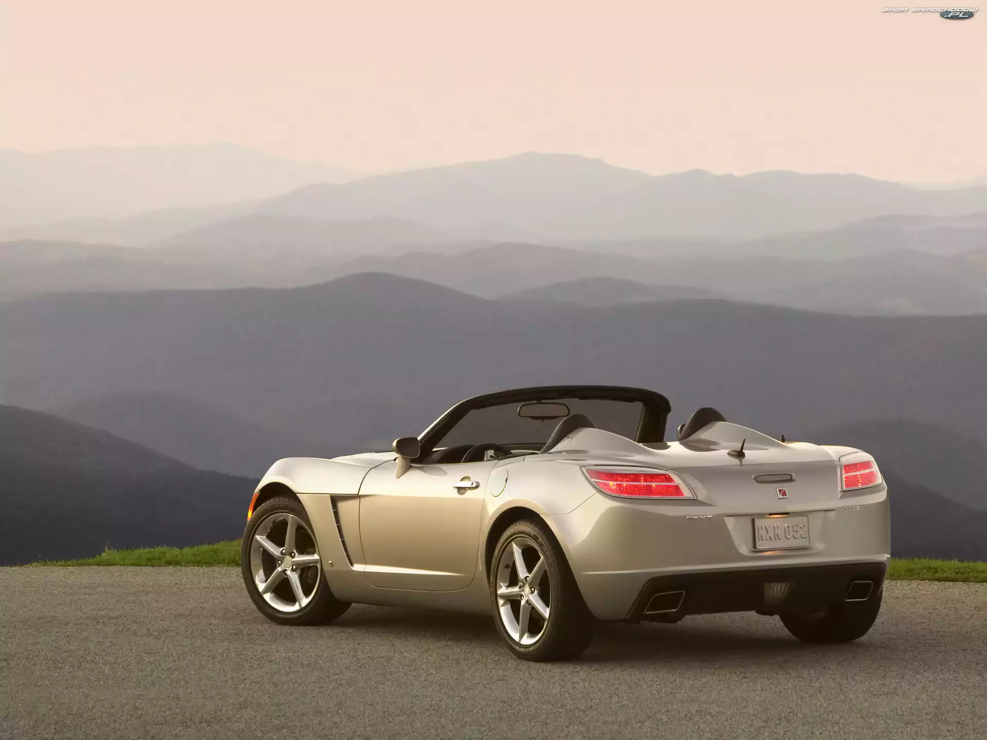 Wydechowy, Saturn Sky, Układ