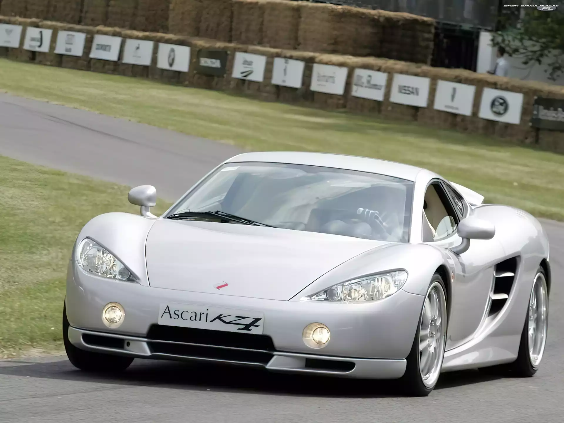 Wyścigowy, Ascari KZ1, Tor