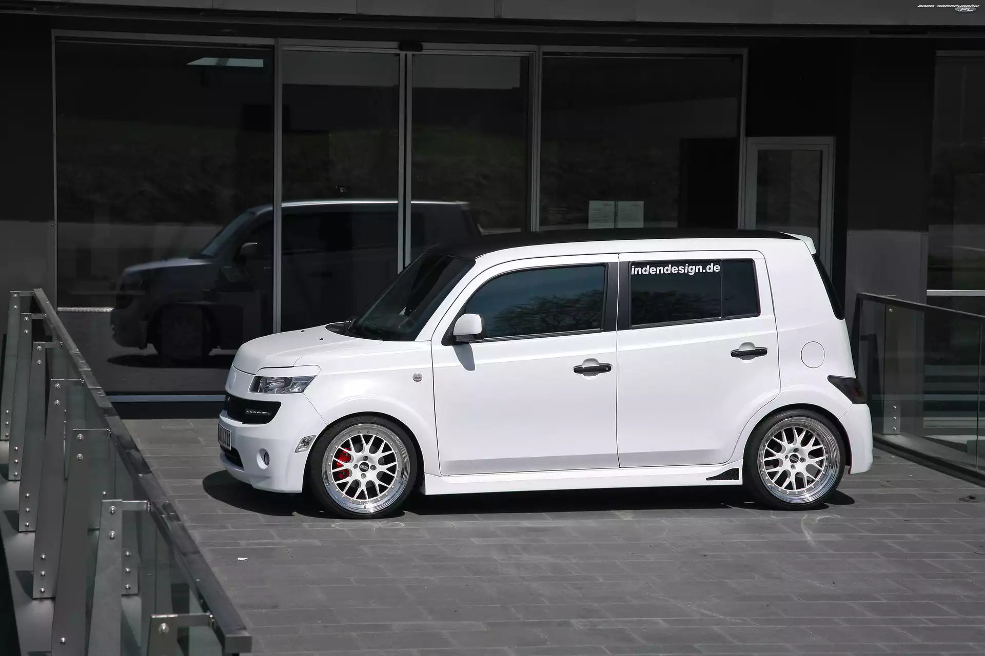 Zaciski, Daihatsu Materia, Czerwone