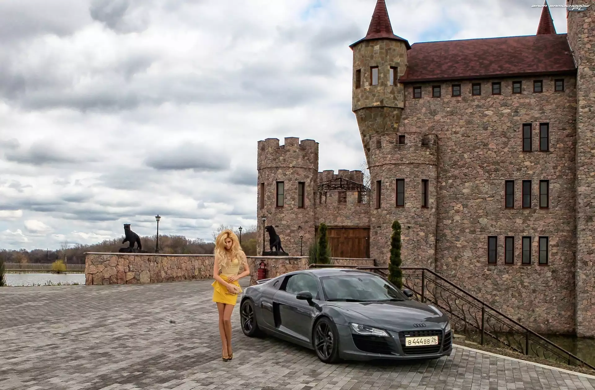 Budowla, Ekaterina Fetisova, Audi R8