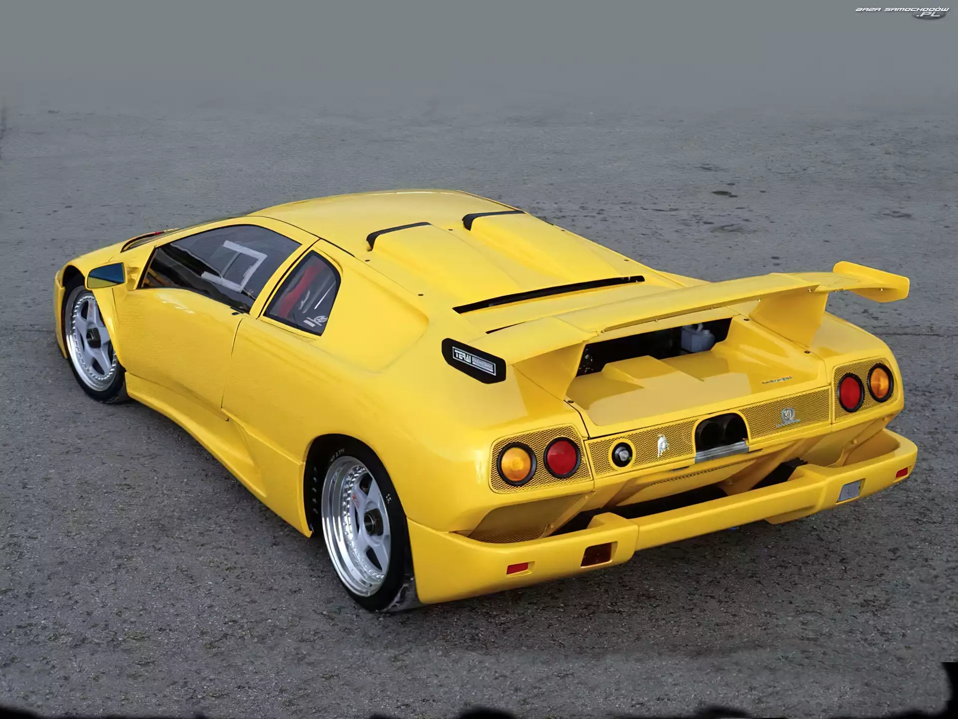 Zderzak, Lamborghini Diablo, Spojler