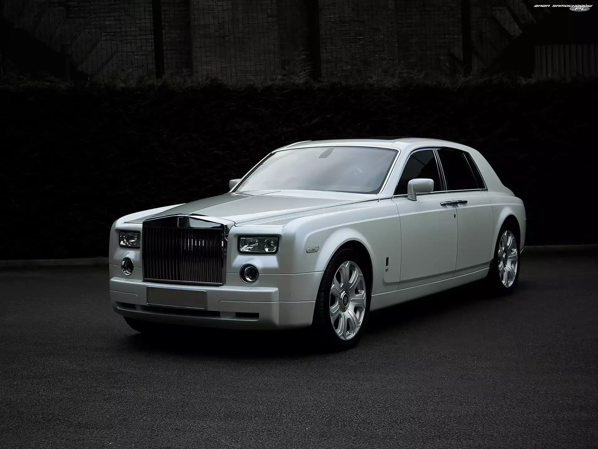 Zderzak, Rolls-Royce Phantom, Masywny