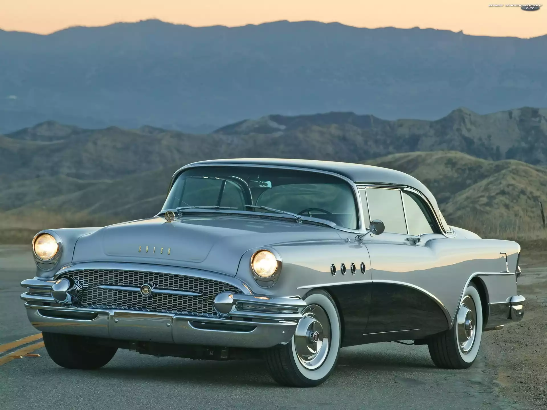 Zderzak, Buick Roadmaster, Maska
