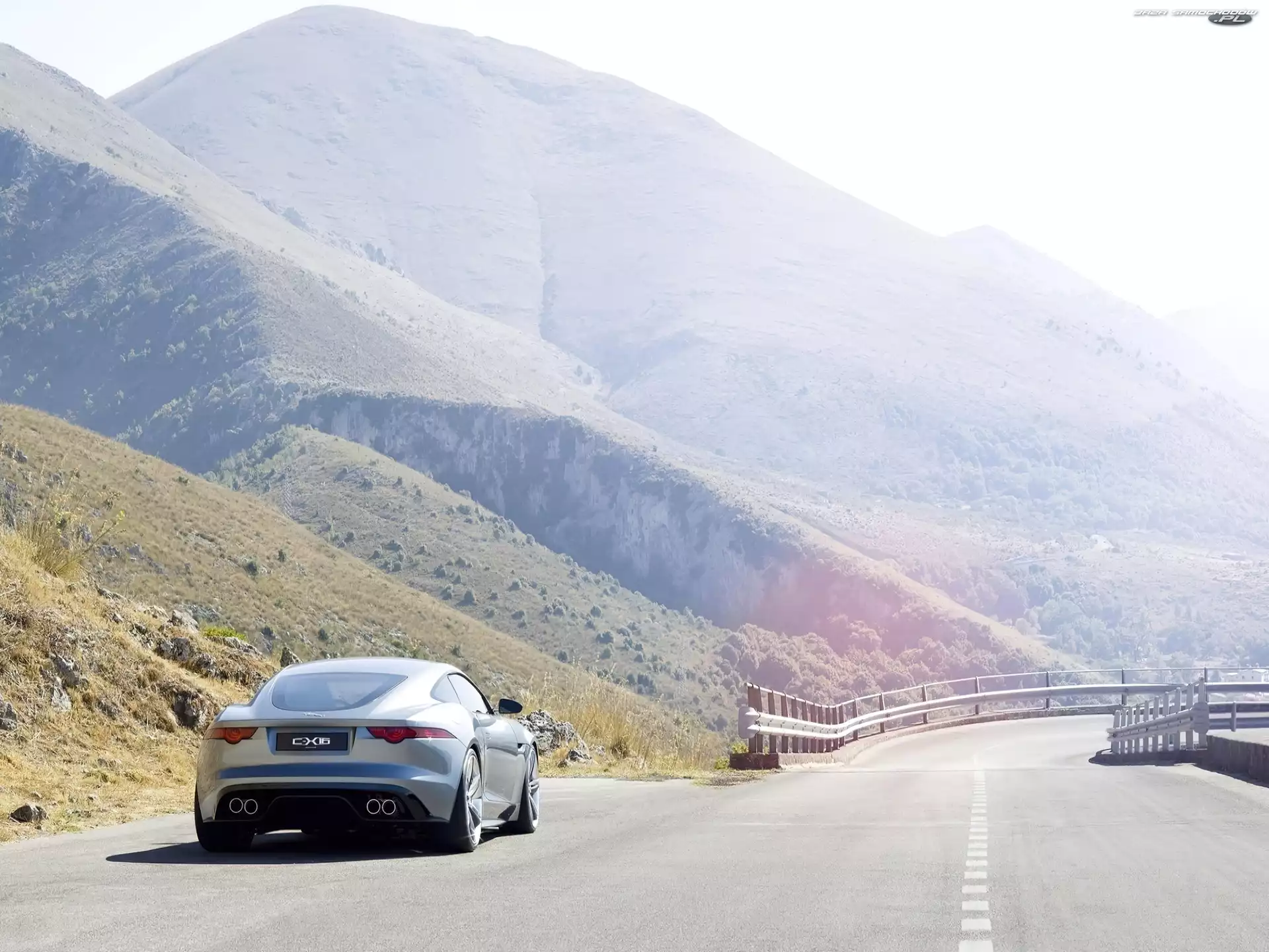 Zderzak, Jaguar C-X16, Lampy