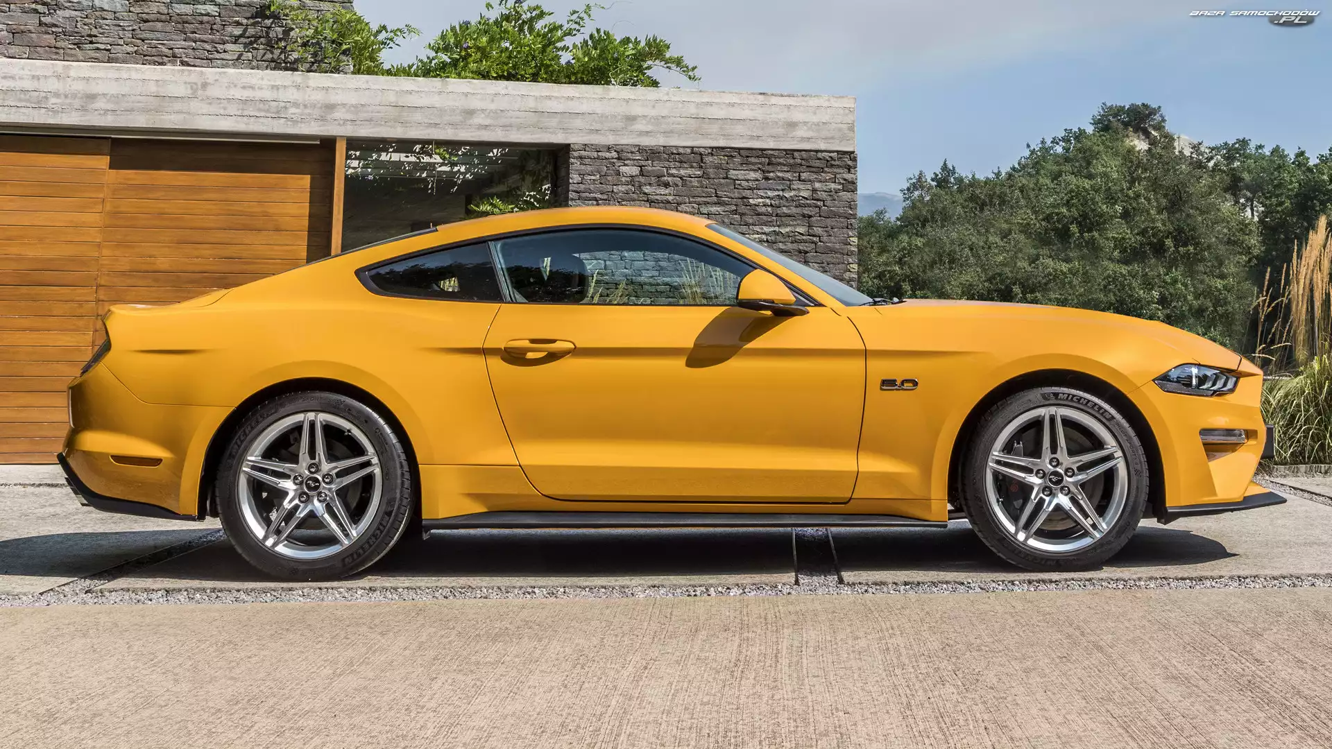 Bok, Żółty, Ford Mustang GT