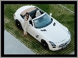 Kobieta, Mercedes-Benz SLS Roadster