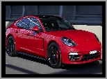 2021, Porsche Panamera GTS, Czerwone