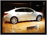 Salon, Buick LaCrosse, Prezentacja